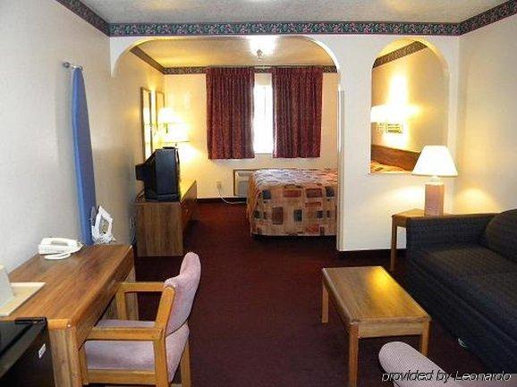 Econo Lodge Inn & Suites Albuquerque East I-40 Eubank Exit Værelse billede